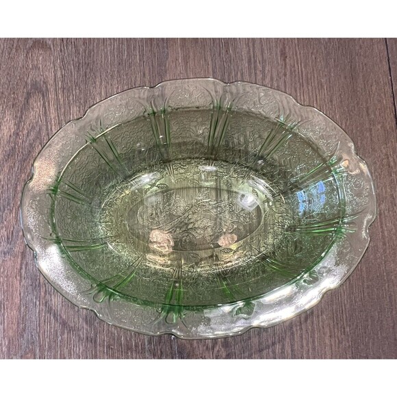 Vintage Jeannette CHERRY BLOSSOM Green Vegetable Bowl Uranium/Vaseline Glass - Picture 3 of 4